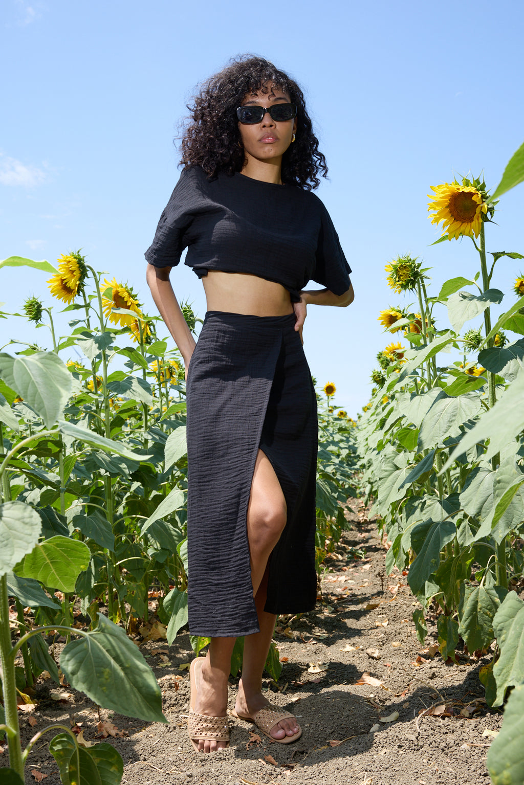 Midnight Breeze – Çift Katlı Müslin Yırtmaçlı Etek