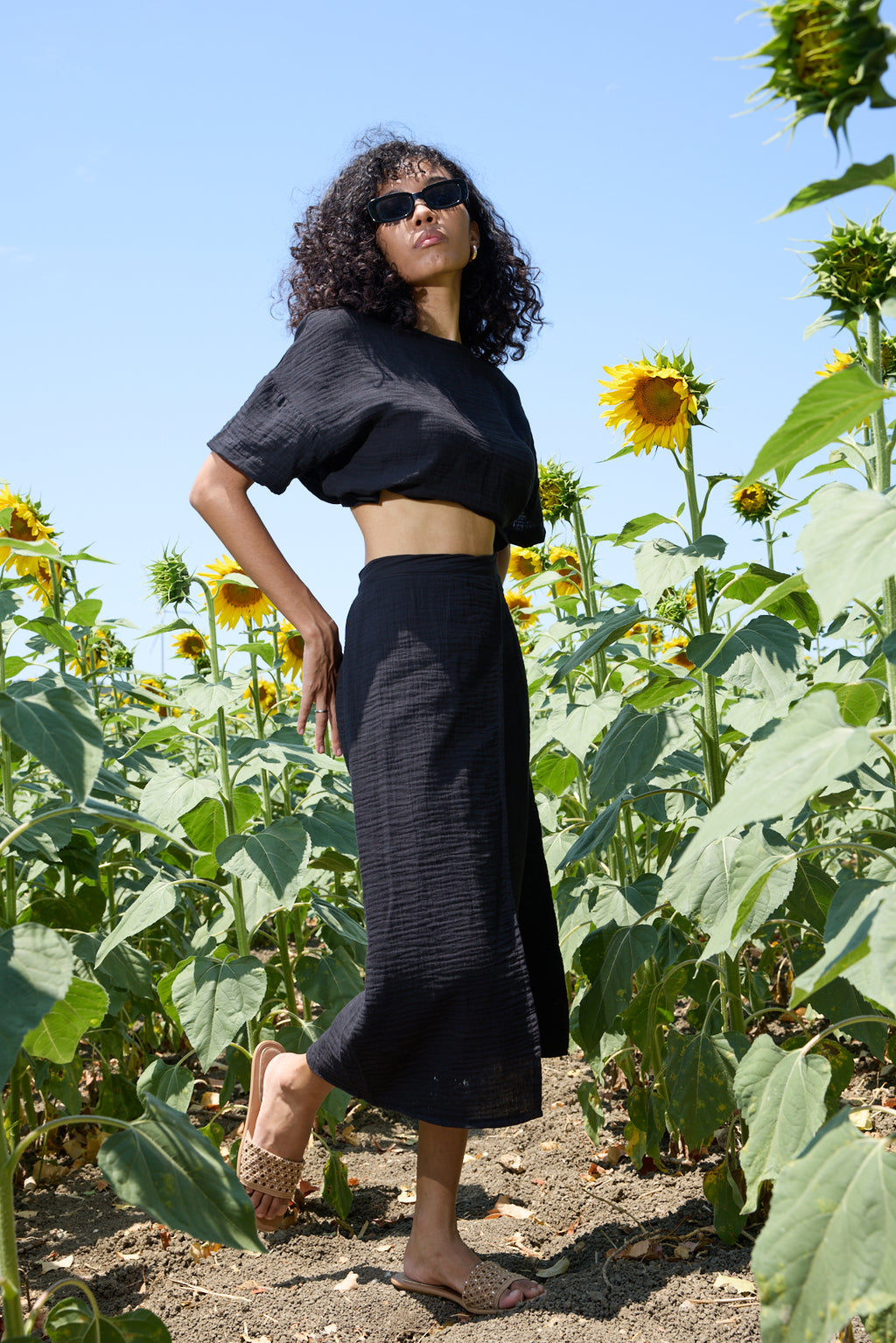 Midnight Breeze – Çift Katlı Müslin Yırtmaçlı Etek