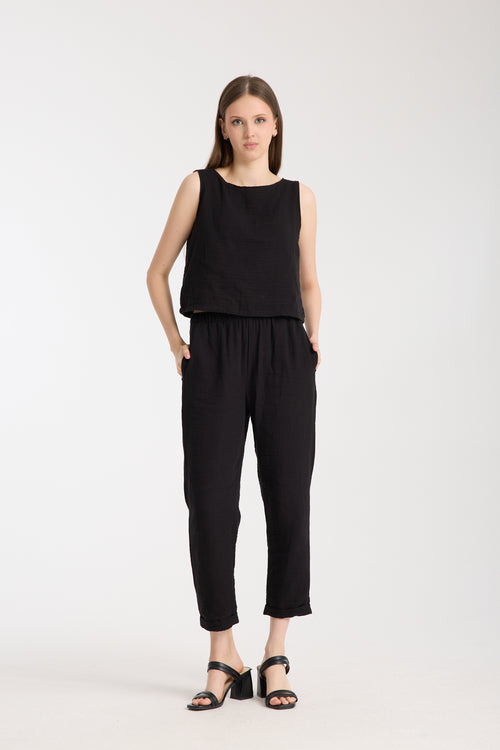 Çift Katlı Müslin Kolsuz Bluz ve Düz Pantolon Takımı